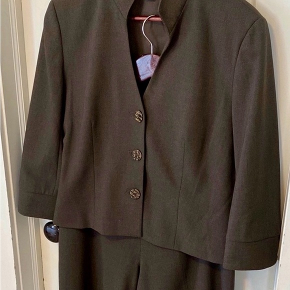 SIMON CHANG - DESIGNER WOMEN’S SUIT - Picture 2 of 15